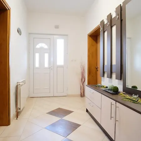 لوفوري-لوربي شقة تريبينيي