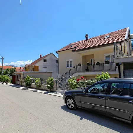 شقة لوفوري-لوربي *